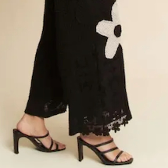 NEW Davi & Dani Waffle Knit Wide Leg Pants with Flower Patch & Lace Size L,M & S - Picture 6 of 15